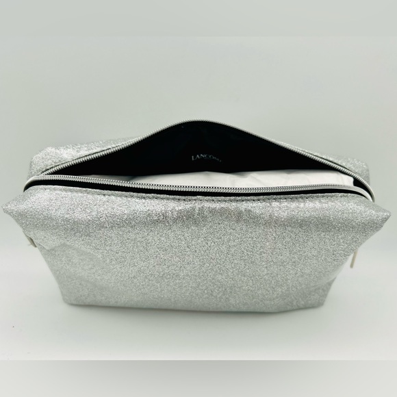 Silver Metallic Make up Case - Picture 2 of 5